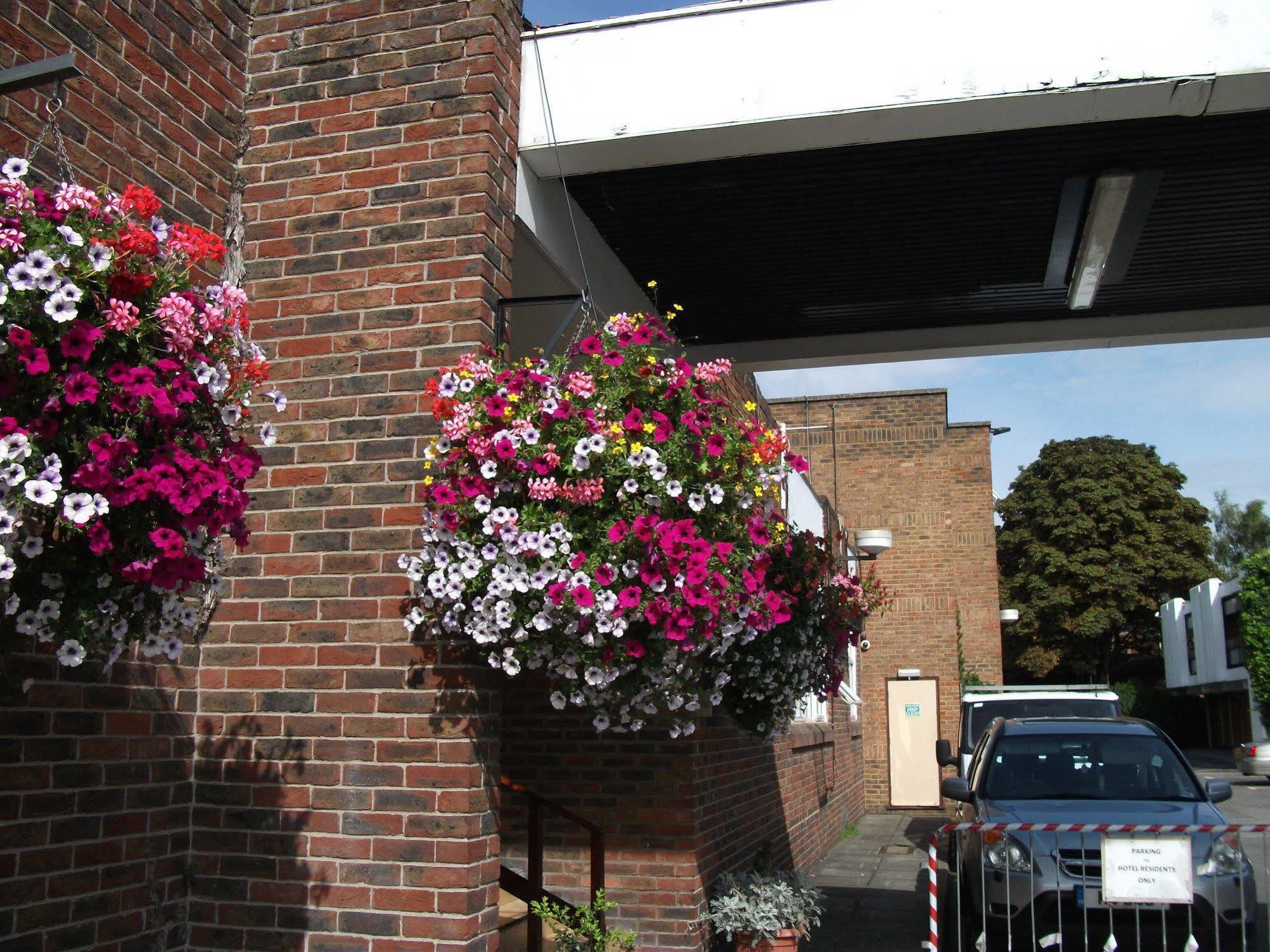 Oyo Osterley Park Hotell Isleworth Exteriör bild