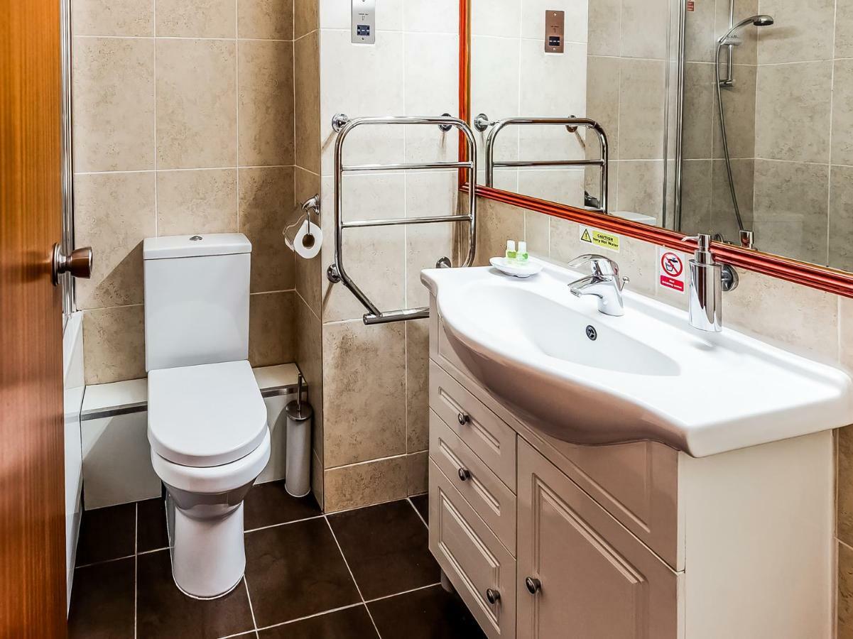 Oyo Osterley Park Hotell Isleworth Exteriör bild