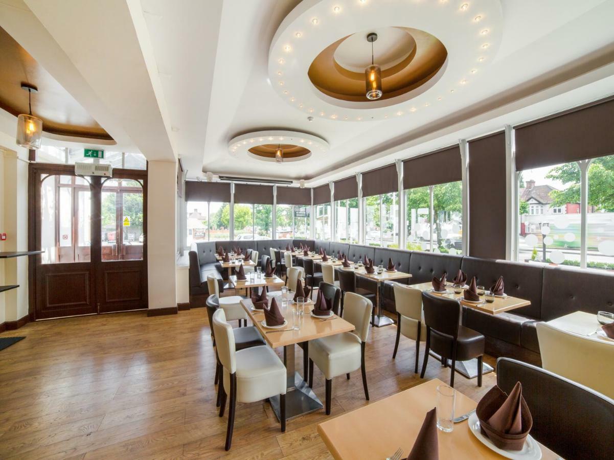 Oyo Osterley Park Hotell Isleworth Exteriör bild